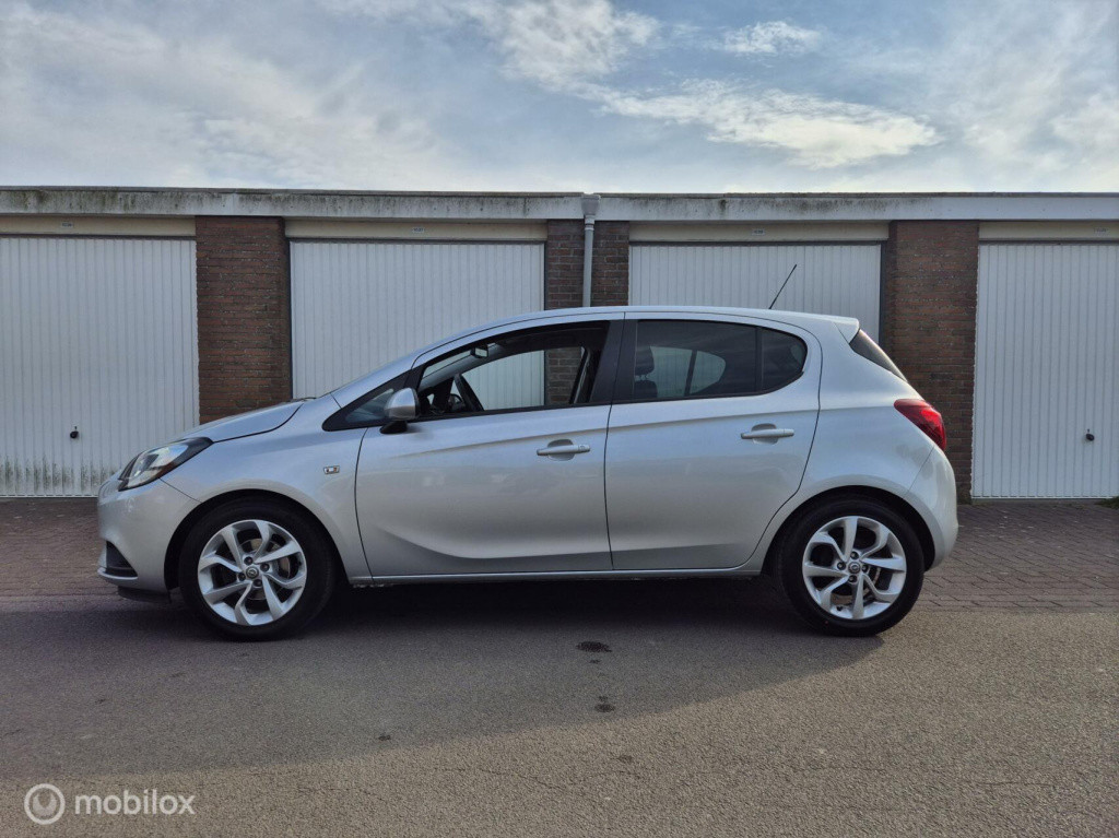 Opel Corsa 1.4 volautomaat / stuur- & stoelverwarming / camera