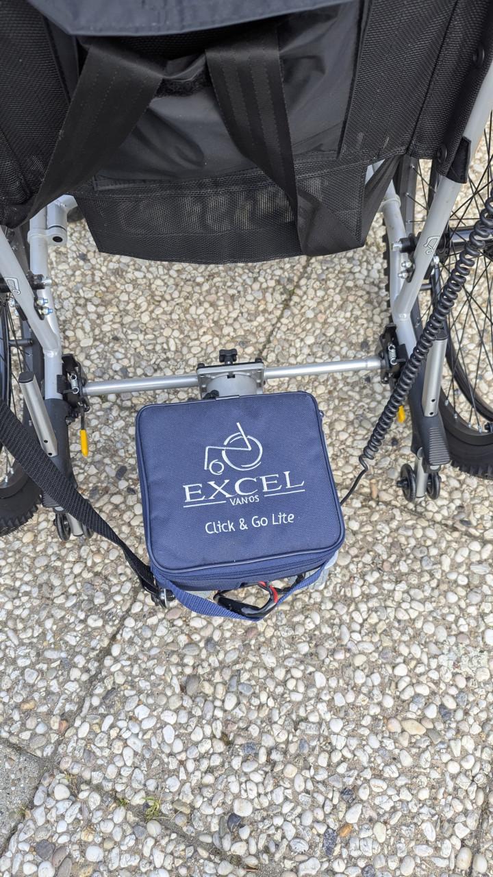 Rolstoel met duwondersteunjng