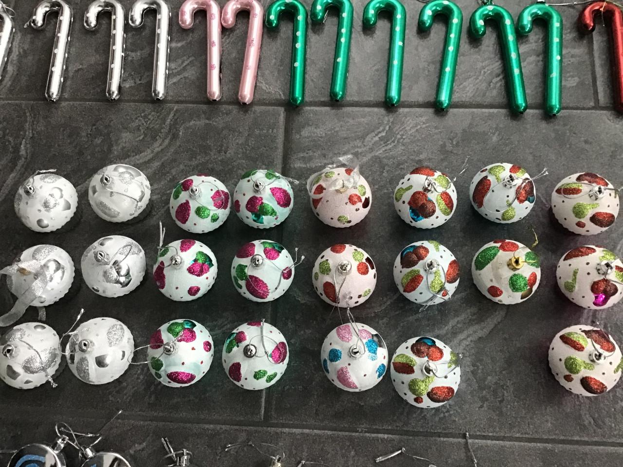 70 Kerstballen/kerstversiering/kersthangers: ijsjes, cupcakes, lolly’s