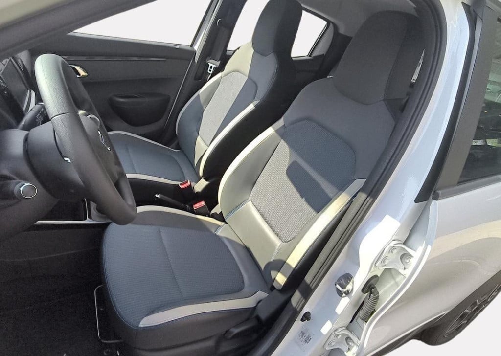 Dacia Spring comfort plus 27 kwh - trekhaak