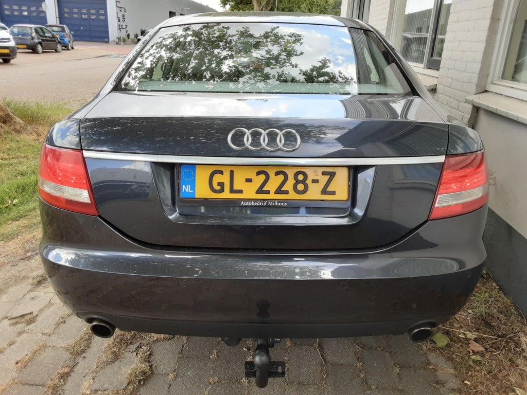 Audi A6 limousine 3.2 fsi quattro edition