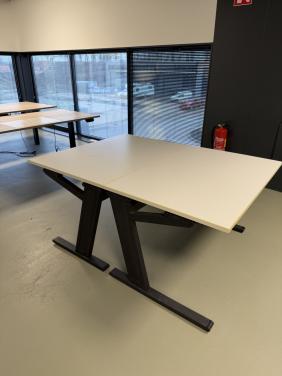 Bureautje gratis af te halen 2x (120x80cm)