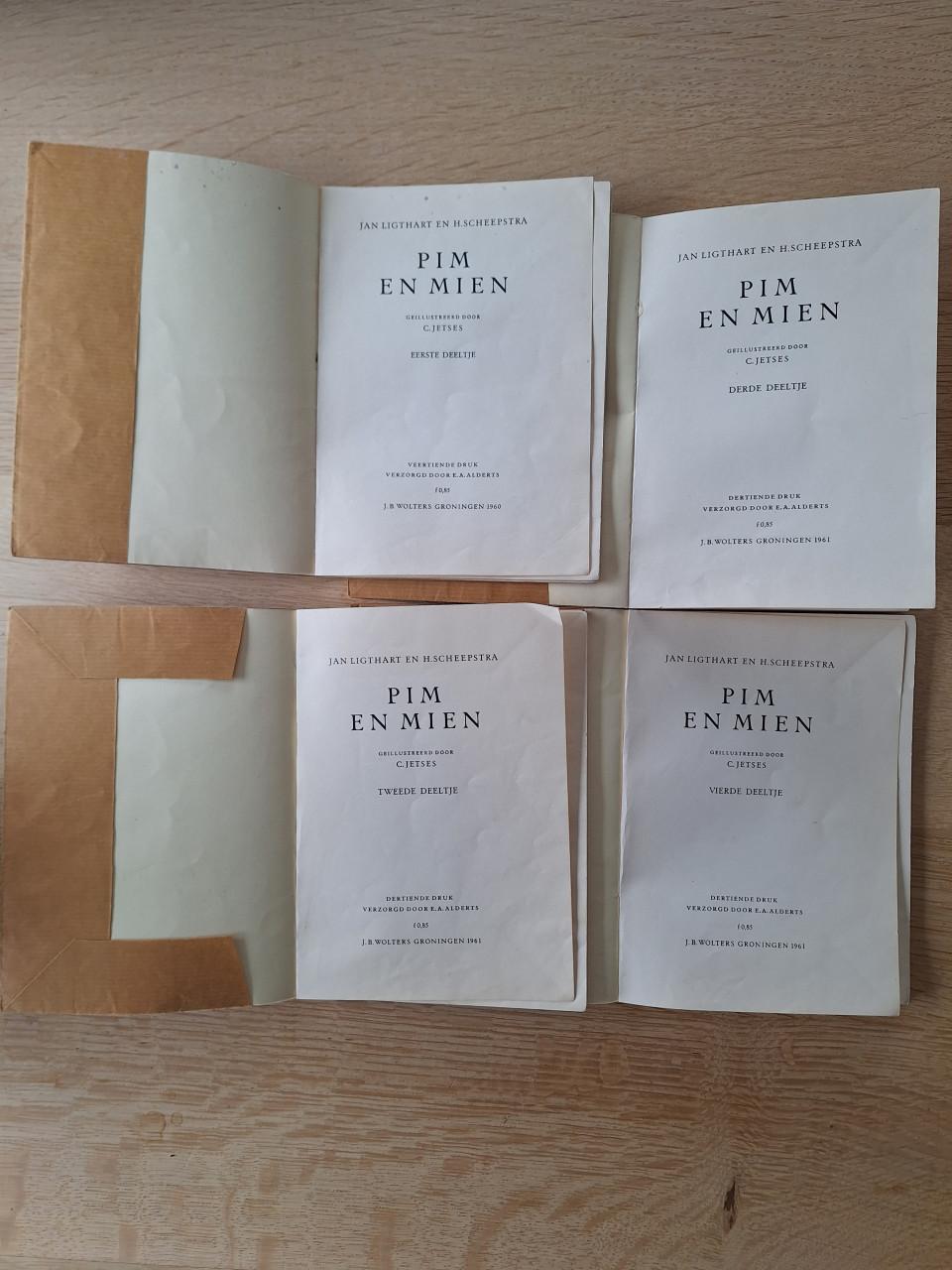 Diverse boekjes van Jan Ligthart en H. Scheepstra