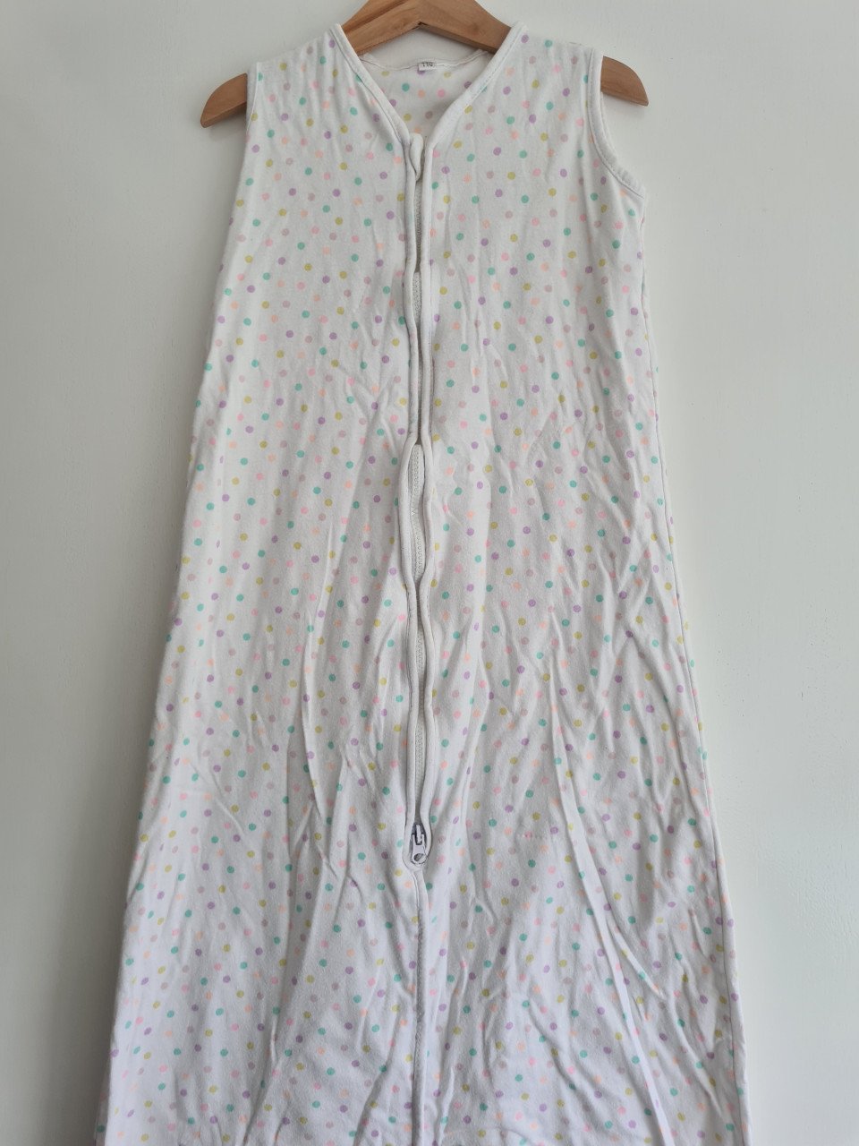 2X slaapzakken wit / zwart en pastelkleuren Nightwear  Maat 86-110 samen €5
