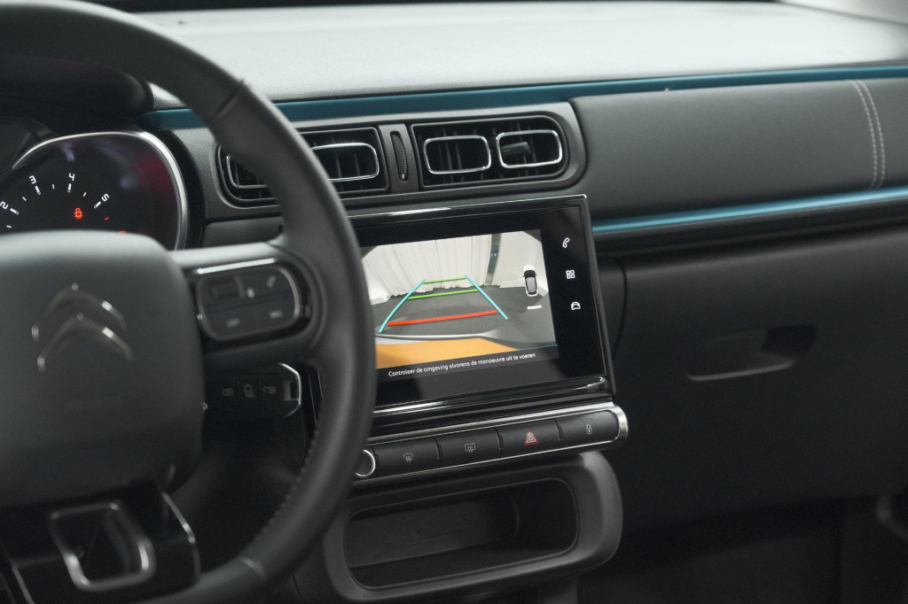 Citroen C3 puretech 110 shine | camera | navigatie | apple carplay | parkee