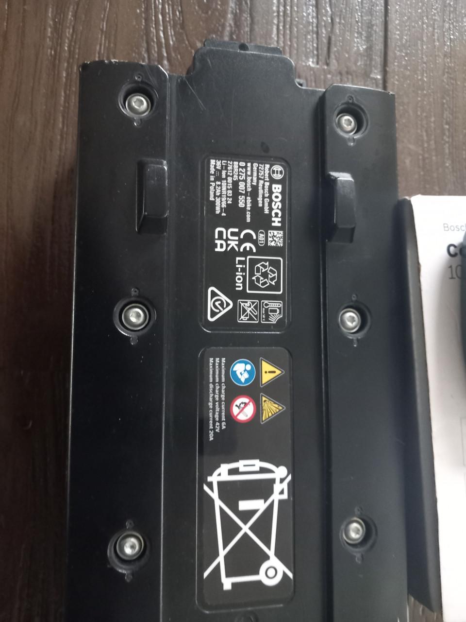 Accu, Acculader en display bosch