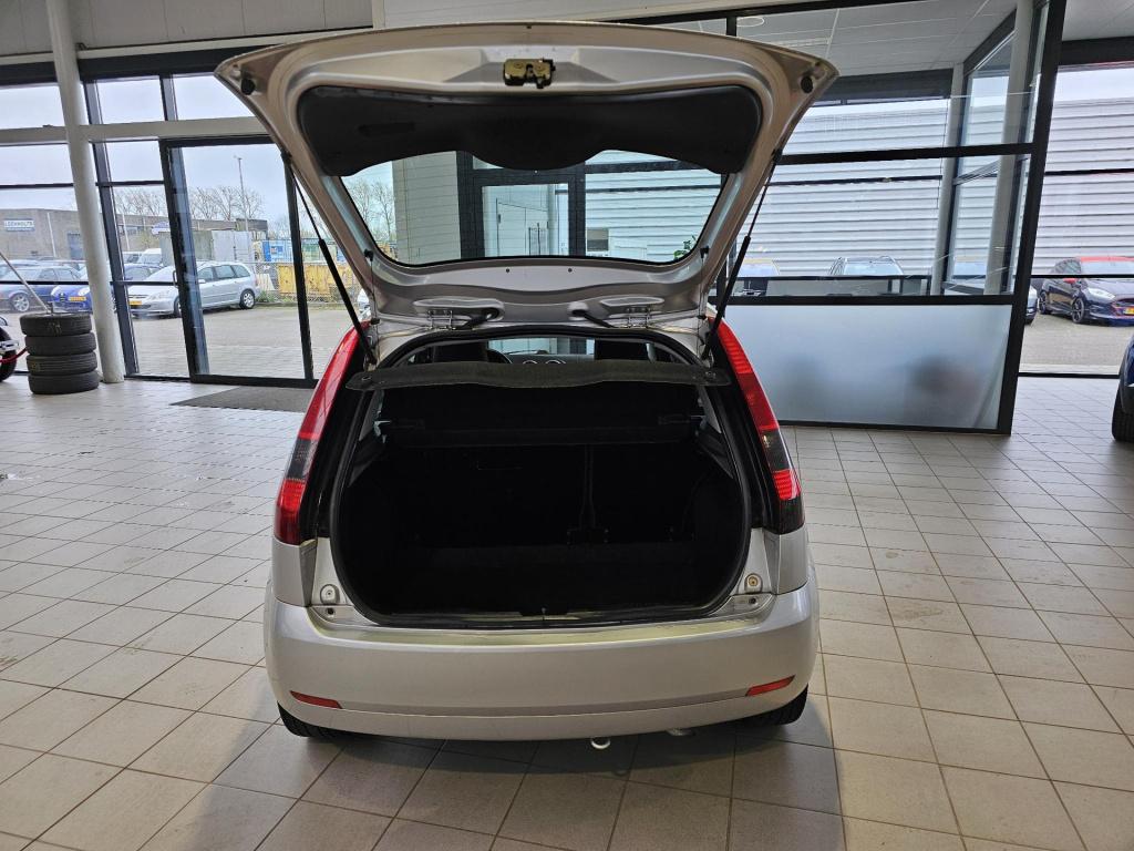 Ford Fiesta 1.4-16v futura