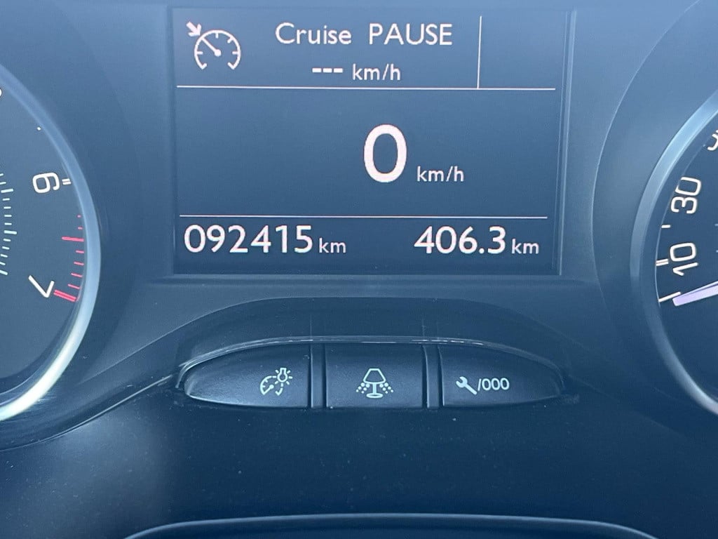 Peugeot 208 1.2 vti envy, navi, trekhaak enz...