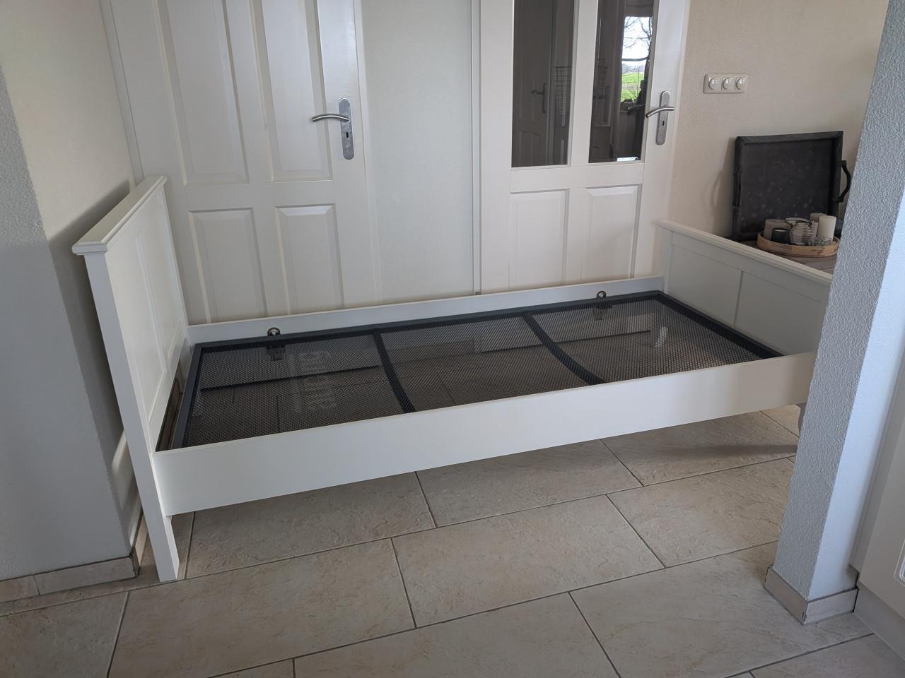 1 Persoons bed met Auping spiraal  (in goede nette staat ) 90 x 200