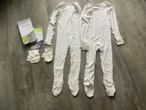 Binamed 2 anti krabpakjes + 2x handschoenen, o.a. bij exceem
