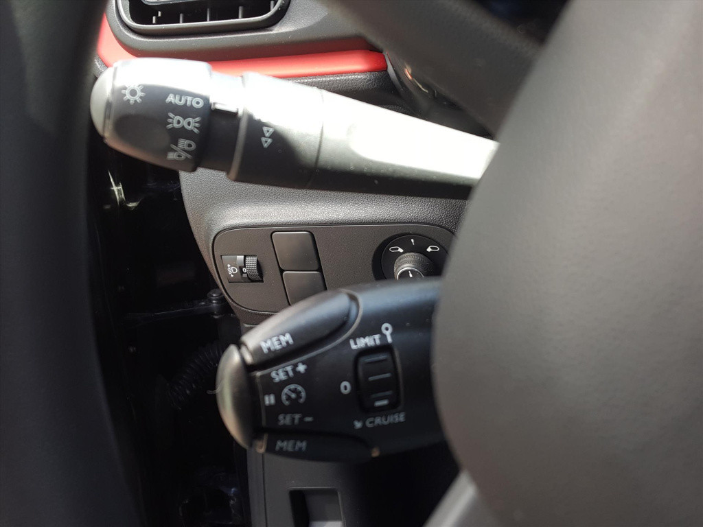 Citroen C3 1.2 puretech 83pk s&s c-series trekhaak | navigatie | cruise & c