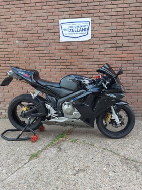 Honda CBR 600RR (Full Black)