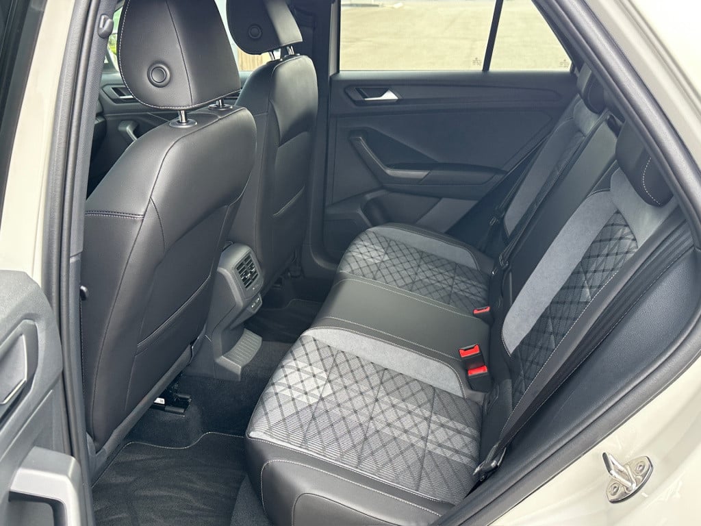 Volkswagen T-roc 1.5 tsi 150pk dsg r-line | camera | keyless | elek. achter