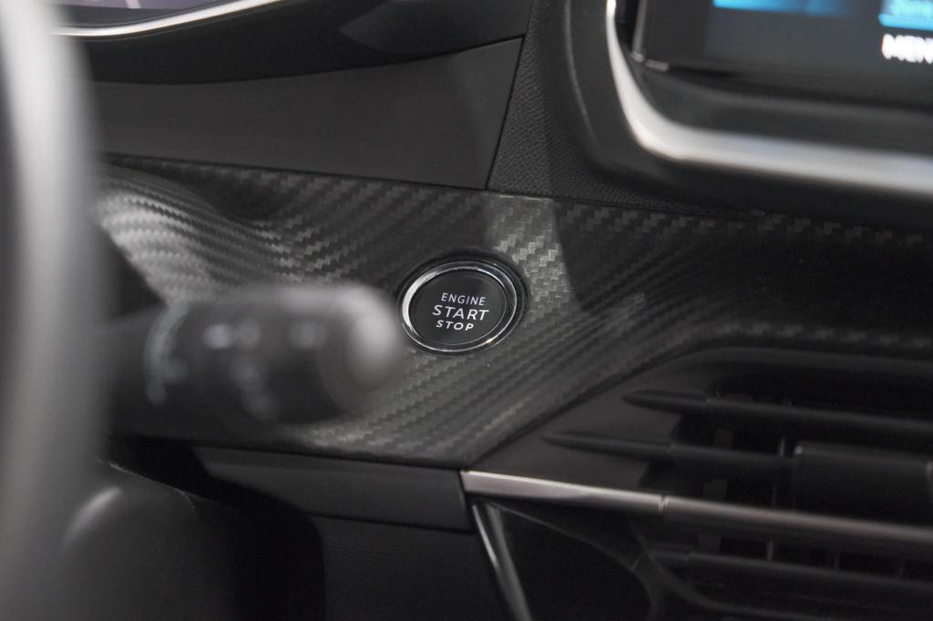 Peugeot 208 puretech 100 eat8 allure | camera | navigatie | apple carplay |