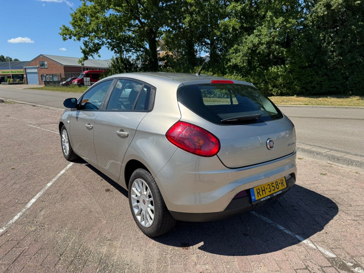 Fiat bravo bj 2011 2450 euro