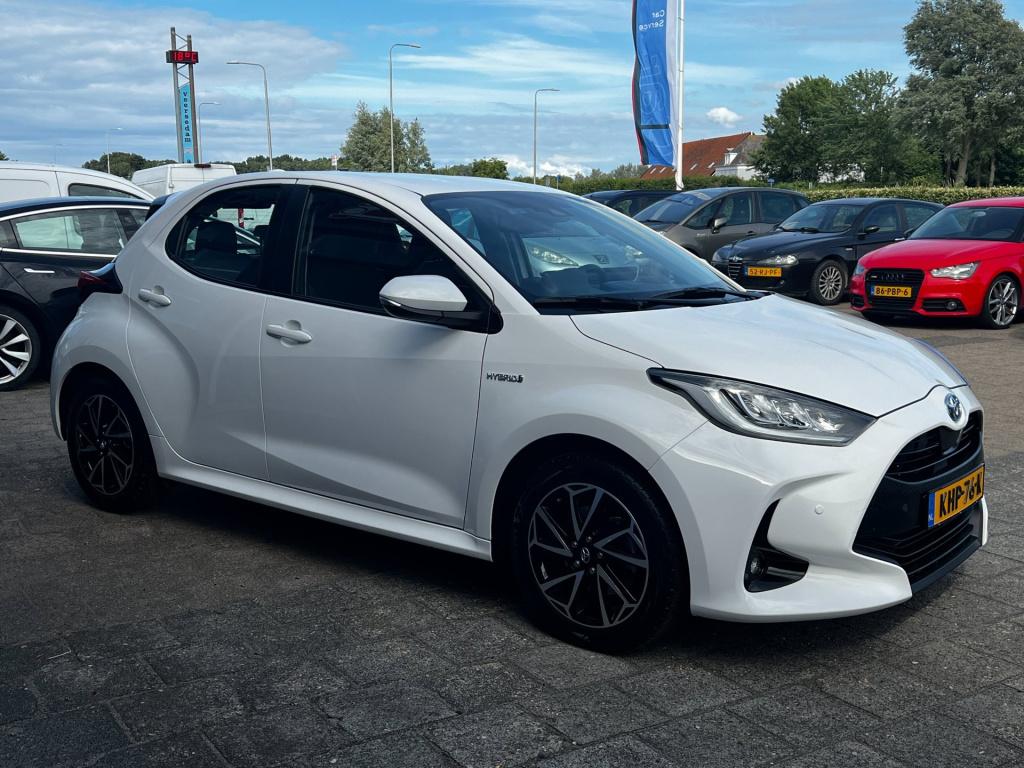 Toyota Yaris 1.5 hybrid dynamic line, camera, carplay, navi enz..