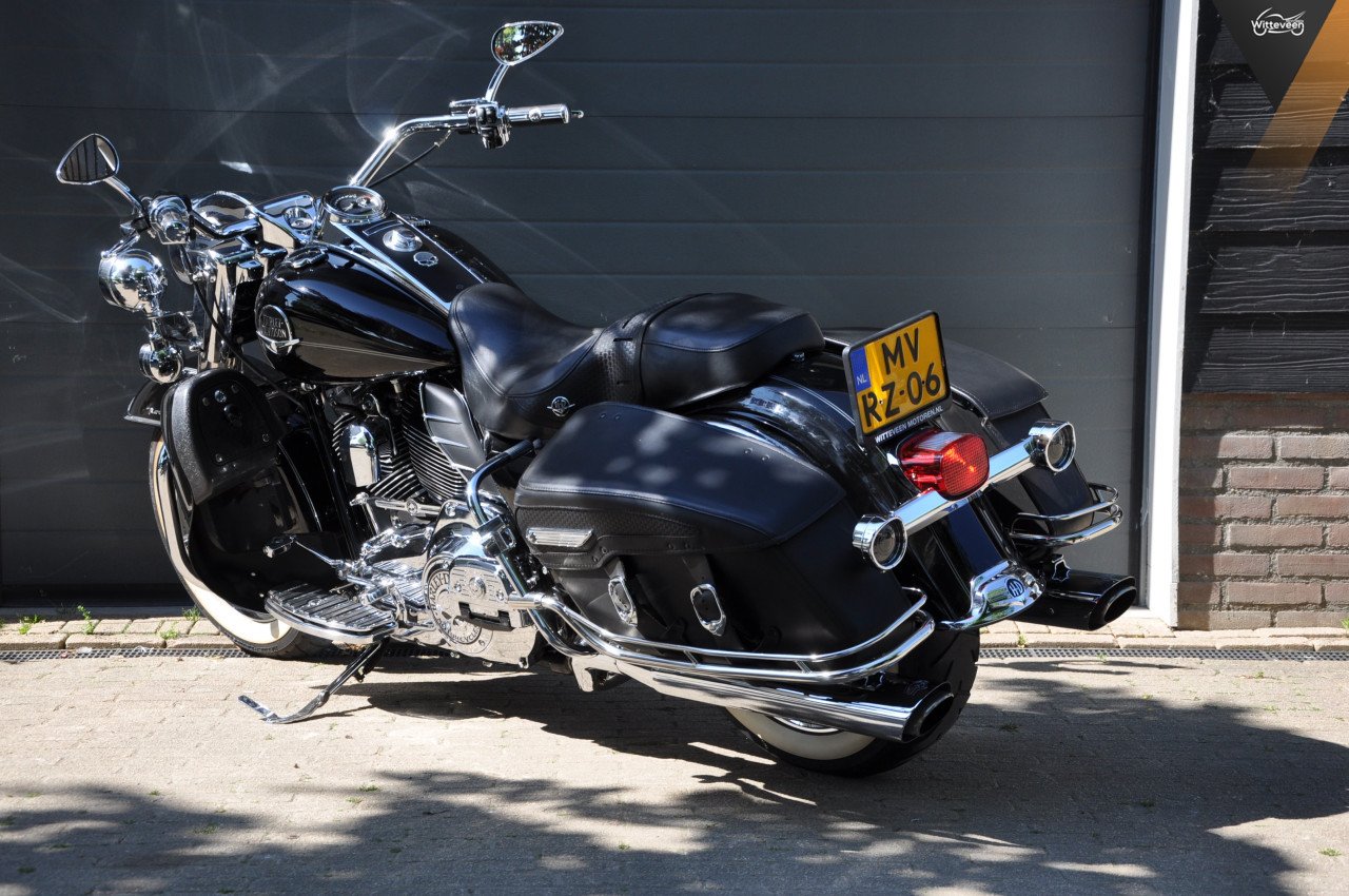 Harley Davidson FLHRC Road King Classic ABS Hele volle motor