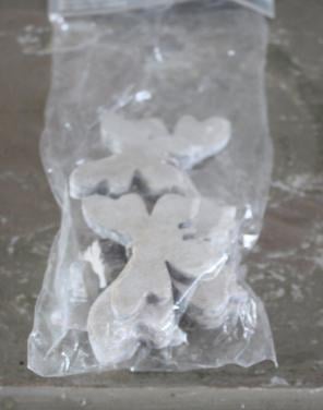 Zakje met houten decoraratie vlinders