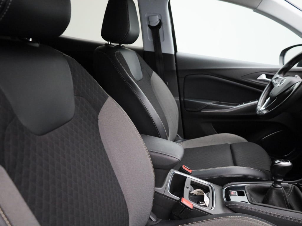 Opel Grandland X 1.2 turbo business executive | lmv | parkeer sensoren | el