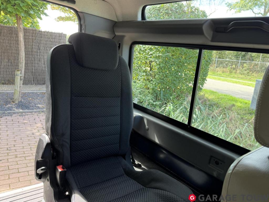 Land Rover Defender 2.4 td 90 sw se