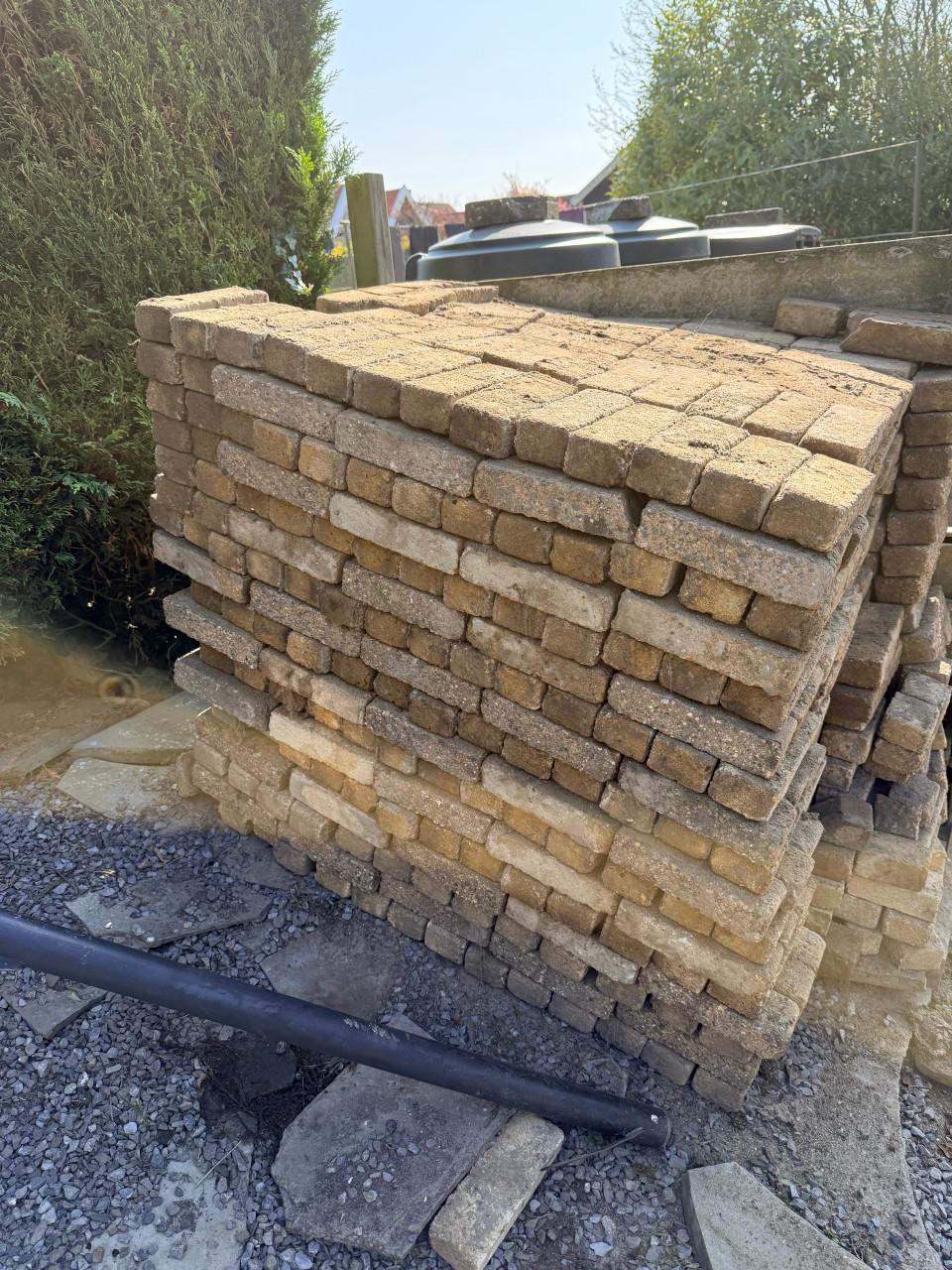 Stenen (sierstenen voor bijv. een padje of terras)