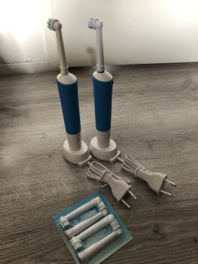 2 x Braun electrische tandenborstels