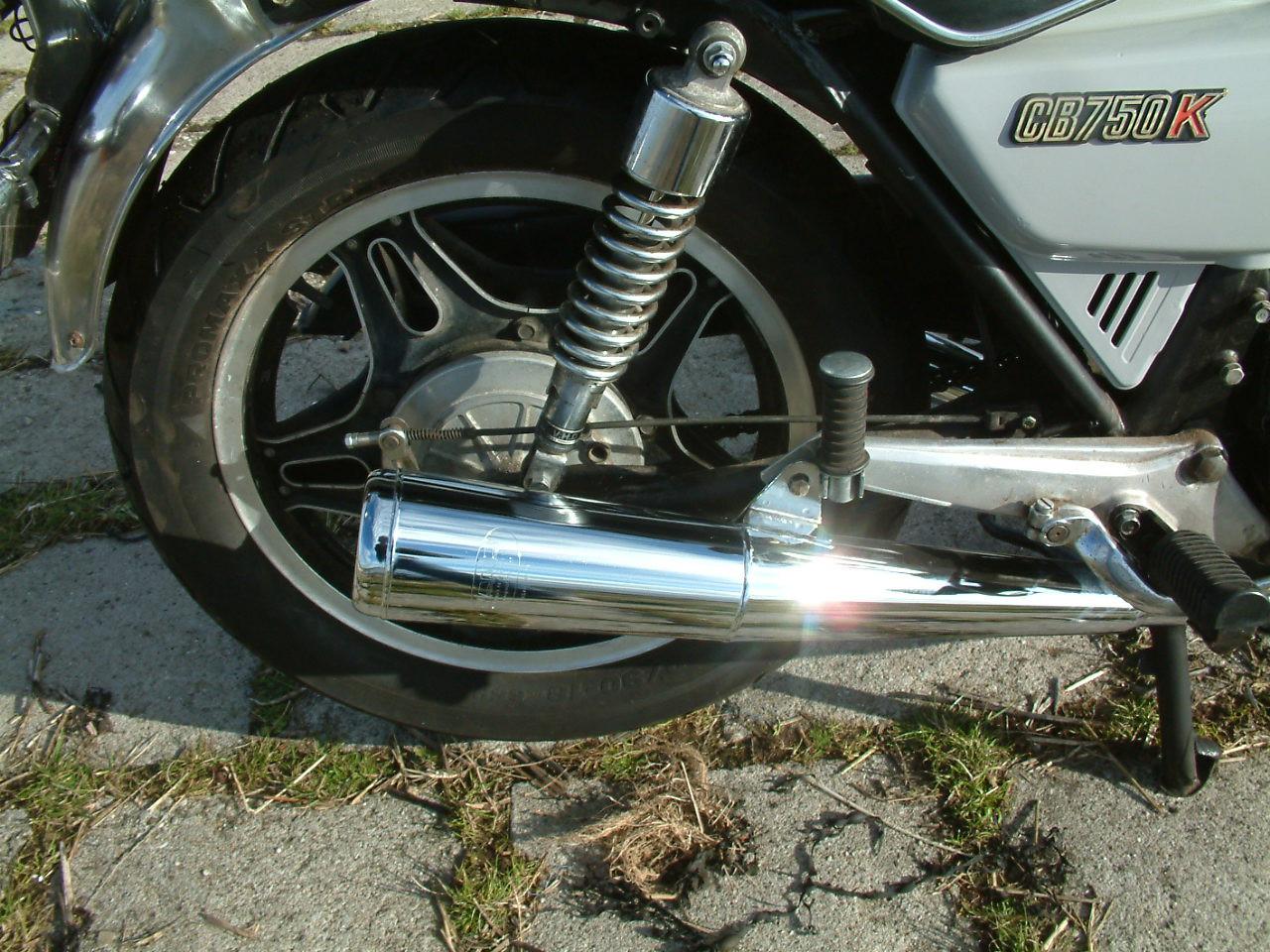 Honda  CB 750 K dohc  1981  -60000 KM  net en goede staat --nieuw Uitlaat