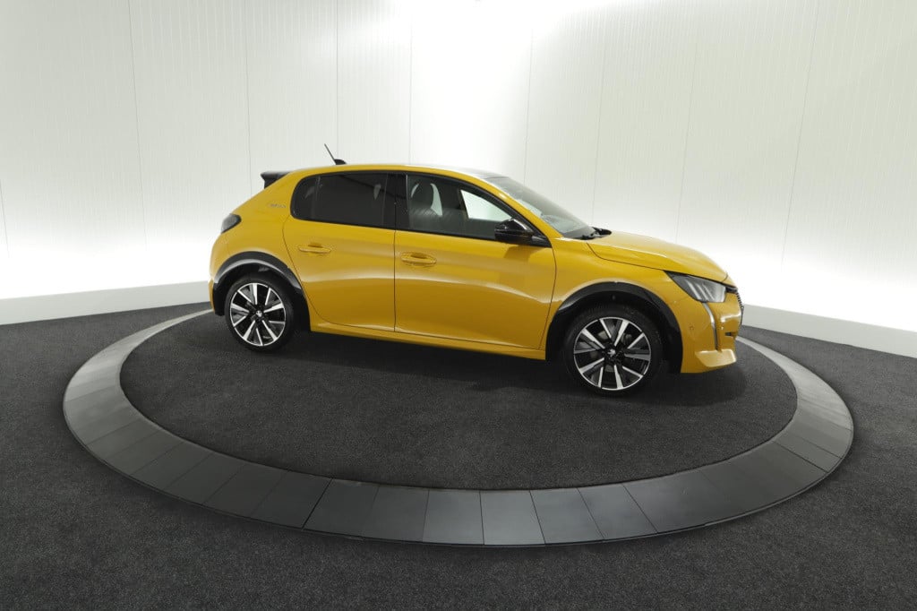 Peugeot 208 puretech 100 eat8 gt-line | trekhaak | adaptieve cruise control
