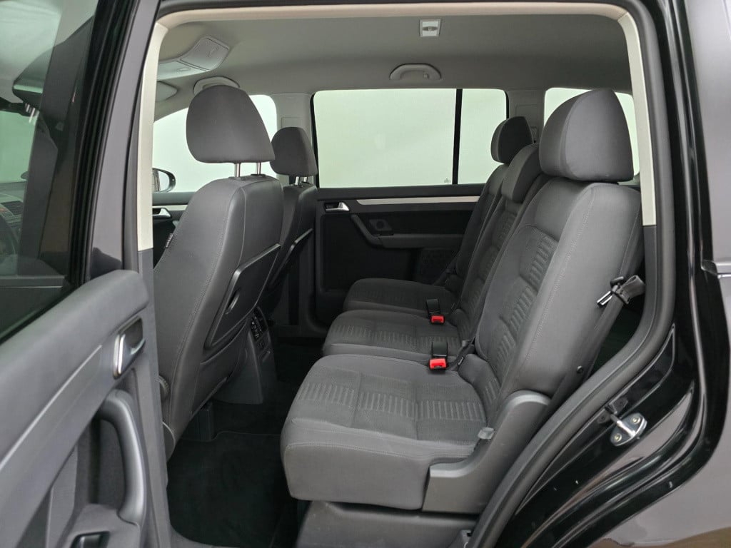 Volkswagen Touran occasion 1.4 tsi highline automaat en 7 zits(!) | tweedeh