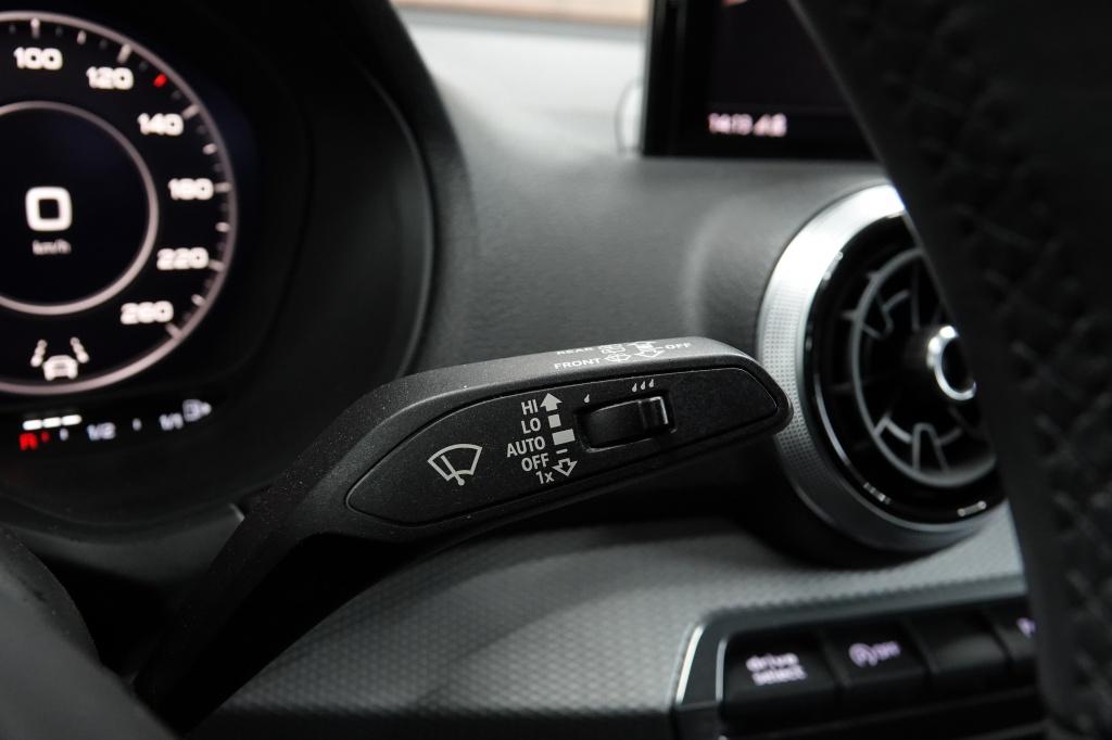 Audi Q2 35 tfsi s edition | keyless | acc | camera |