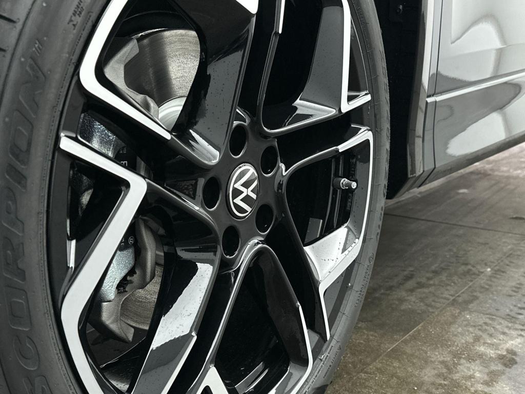 Volkswagen Tayron 1.5 ehybrid r-line