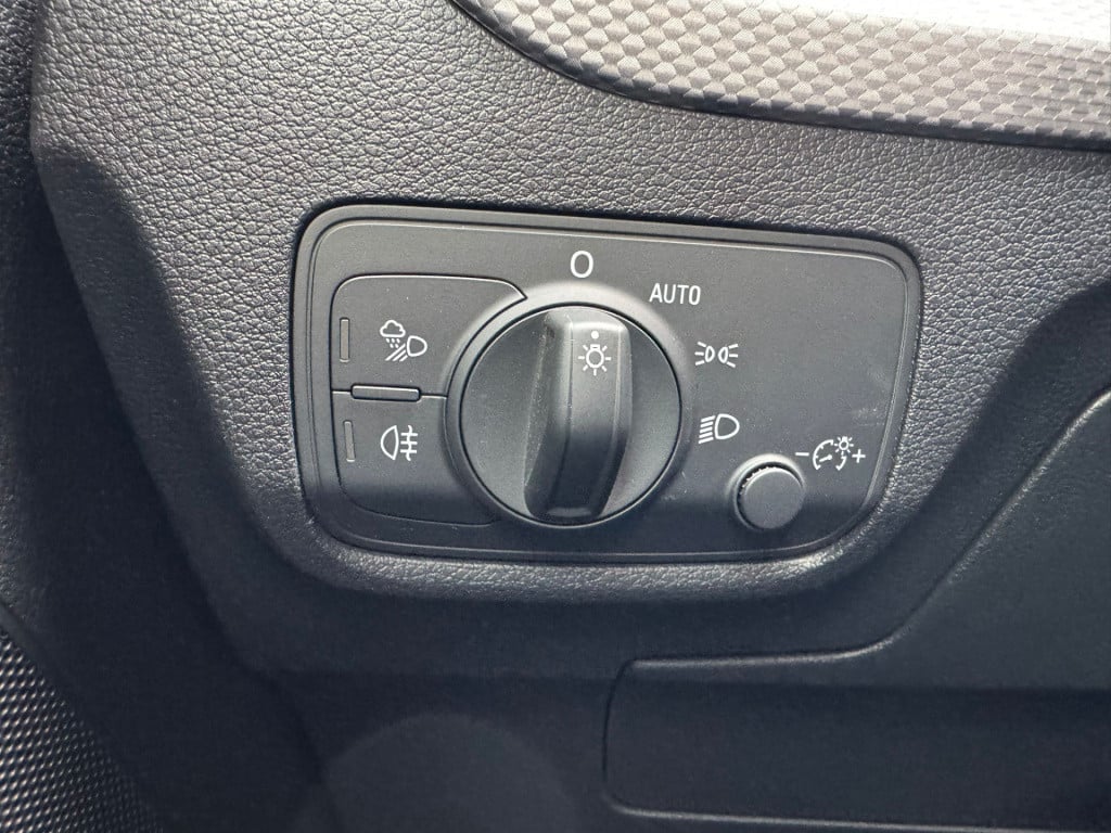 Audi Q2 35 tfsi advanced edition