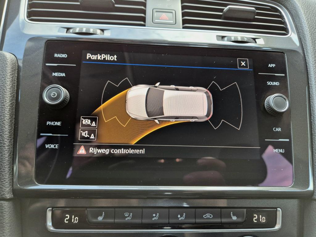 Volkswagen Golf 1.5 tsi comfortline business | automaat | airco | pdc | acc