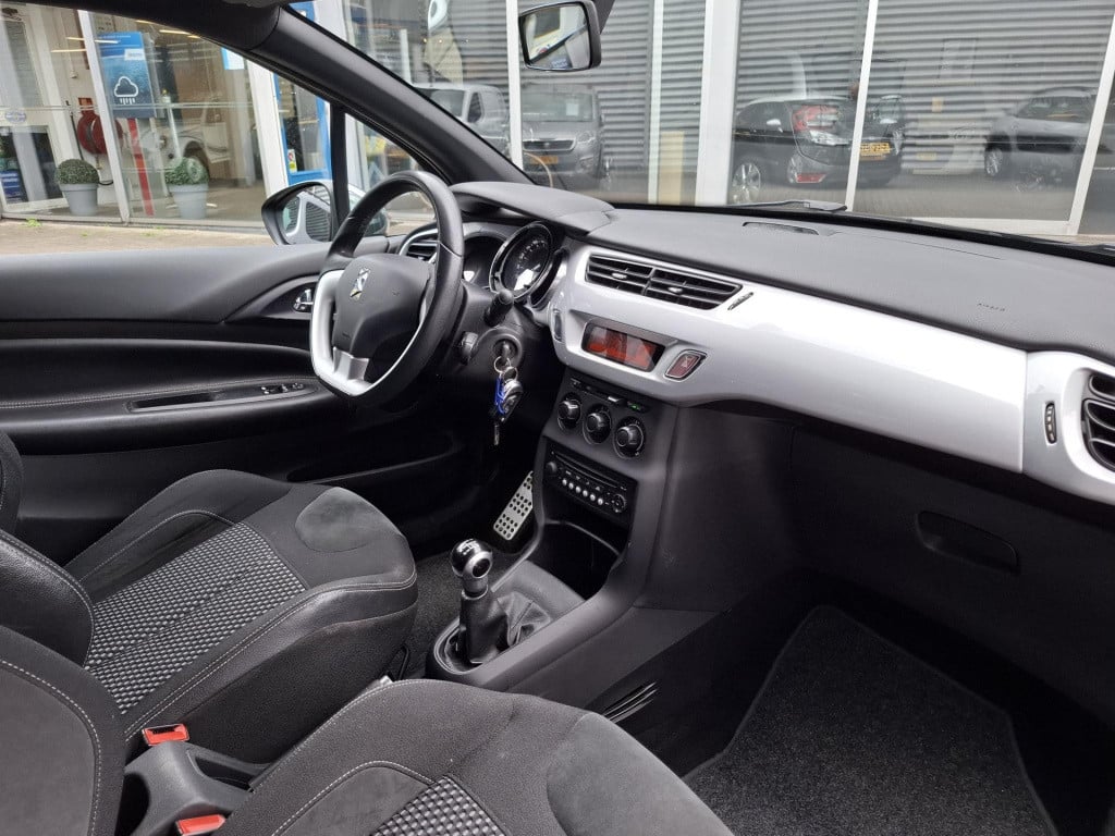 Citroen DS3 1.4 vti 95 chic airco/lmv/trekhaak