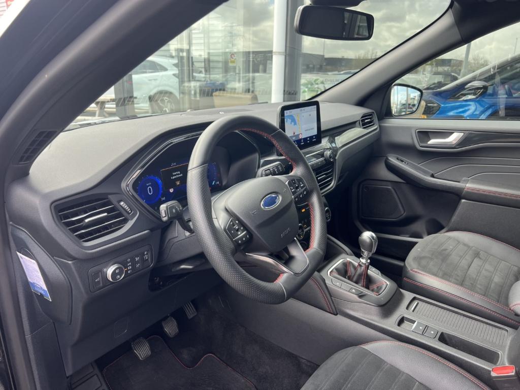 Ford Kuga 1.5 ecoboost 150pk 2wd st-line x voorruitverwarming , stoel en st