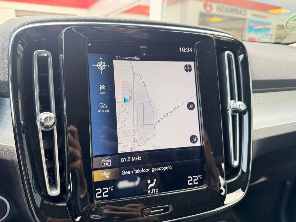 Volvo XC40 1.5 t5 twin engine momentum pro