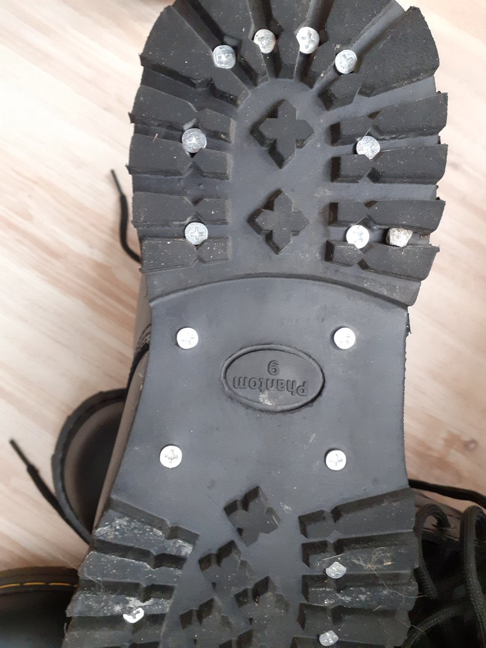 Hoge zwarte schoenen