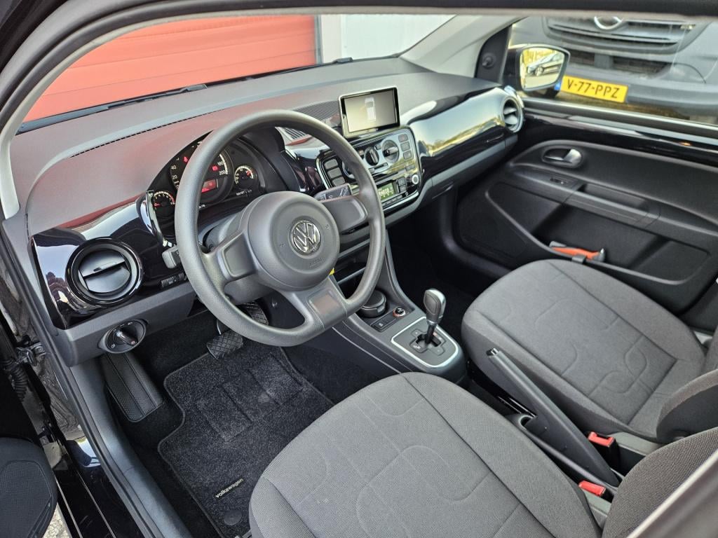 Volkswagen UP! 1.0 move | radio | navi | rijklaar inclusief 1 jaar bovag ga