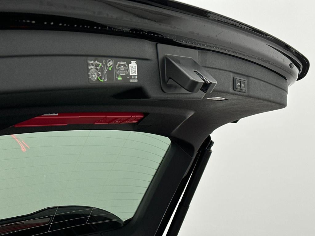 Audi A5 avant s edition e-hybrid 220 kw / 299 pk avant 7 versn.