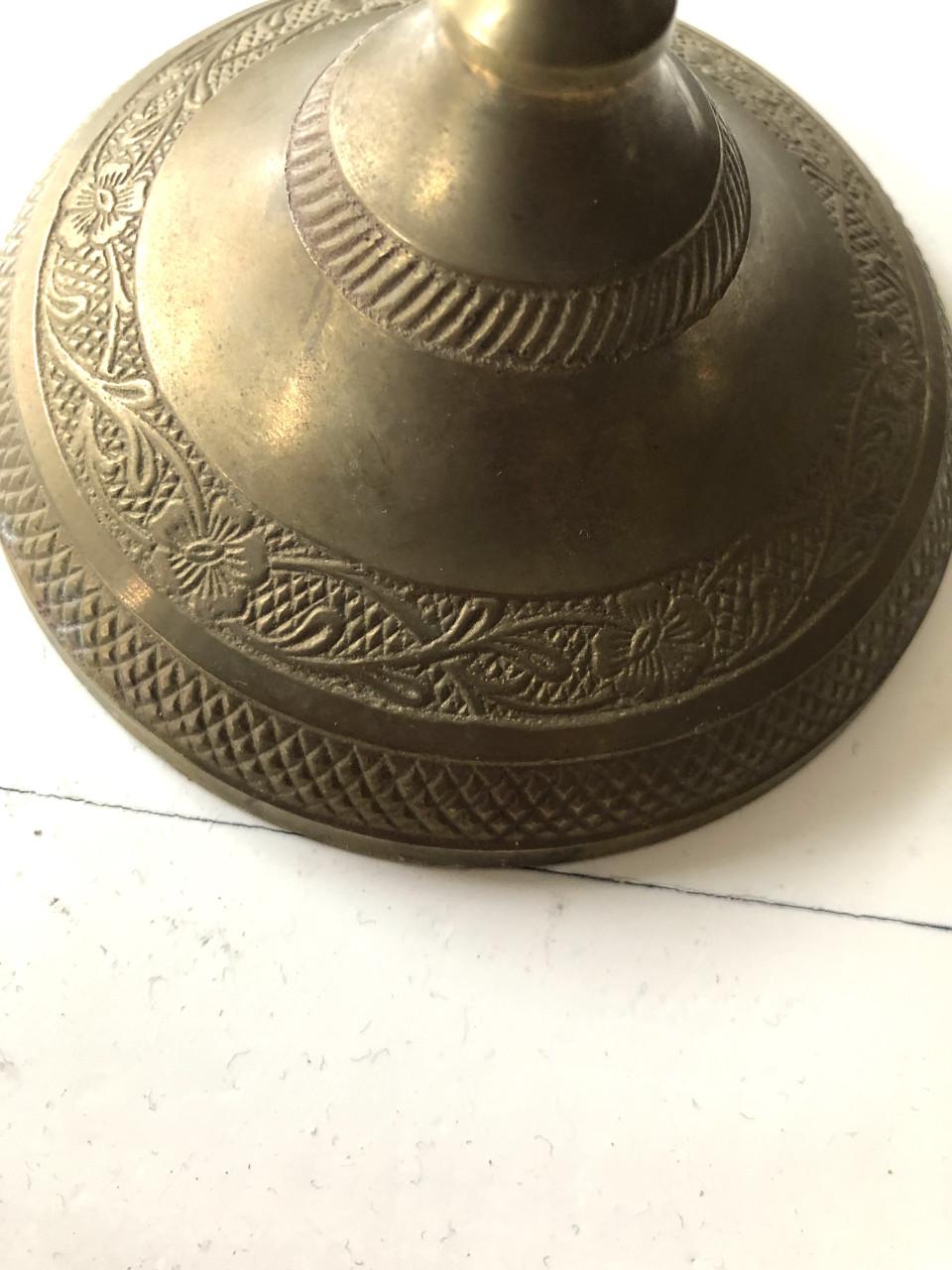 Mooie brocante bewerkte messing kandelaar