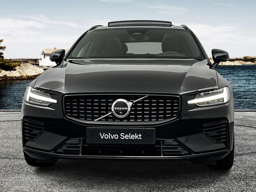 Volvo V60 t8 455pk recharge plus dark| pano| hud| trekhaak| 360camera