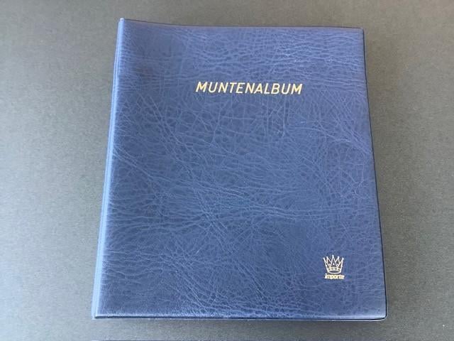 Doos met 5 Importa albums en bladen (gebruikt).