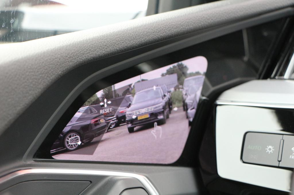 Audi E-tron 55 quattro 95 kwh s-line | pano | acc | memory