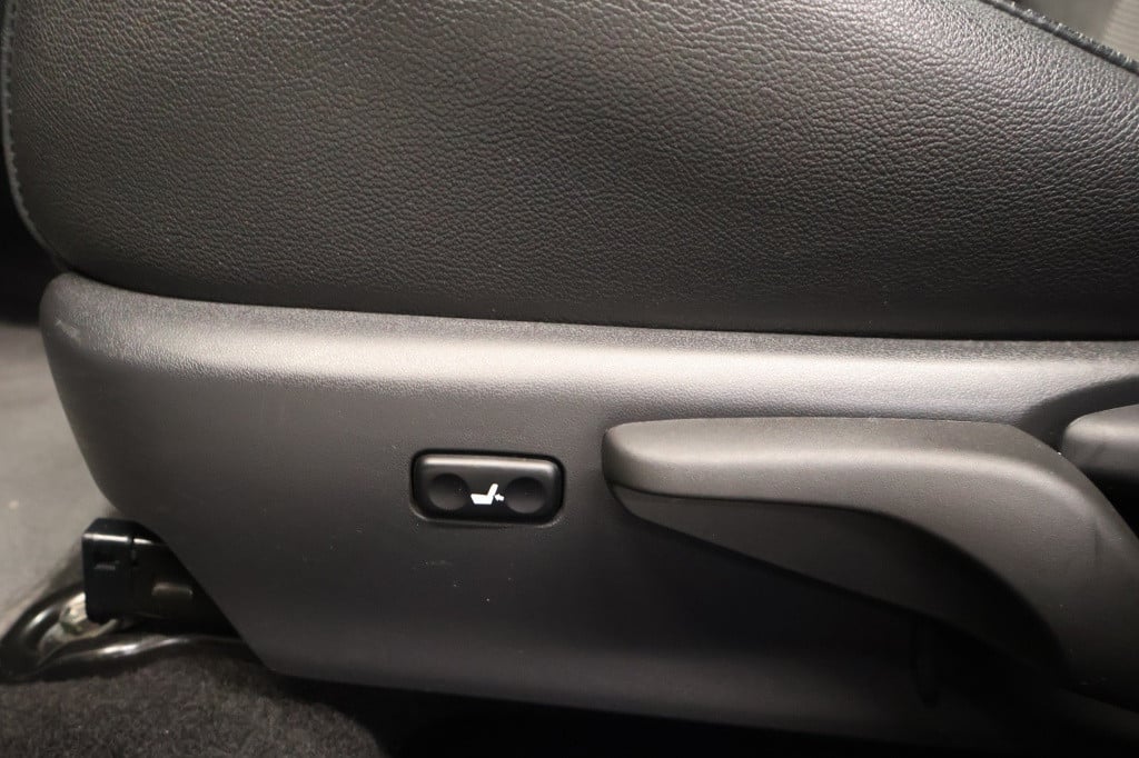 Toyota Auris touring sports 1.8 hybrid lease pro