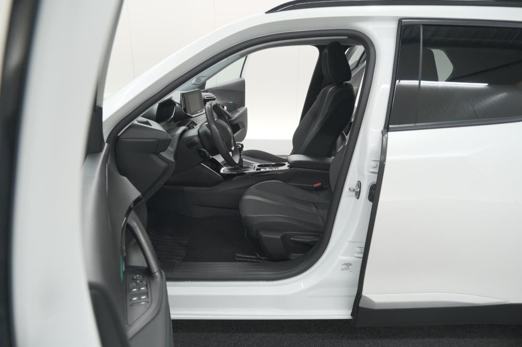 Peugeot 2008 puretech 102 allure pack | allseason banden | parkeersensoren 