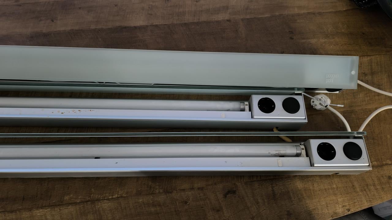 3 Poggenpohl onderbouwlampen bovenkastjes