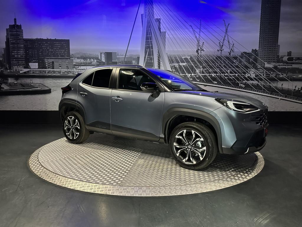 Toyota Yaris Cross 1.5 hybrid 130 dynamic *facelift*nieuw*direct beschikbaa