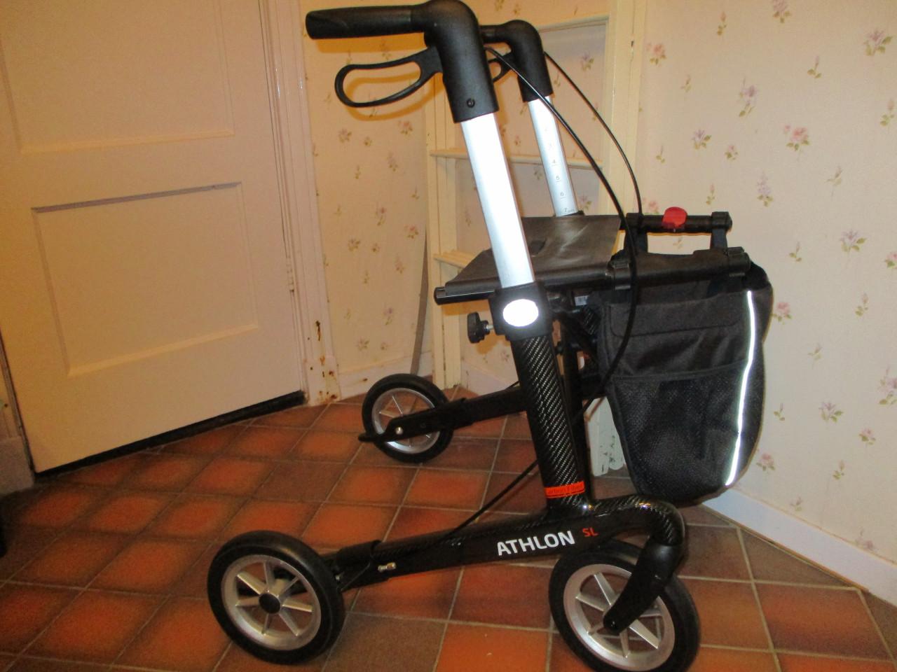 Athlon SL carbon fiber rollator 5,5kg (lichter komt U ze niet tegen)