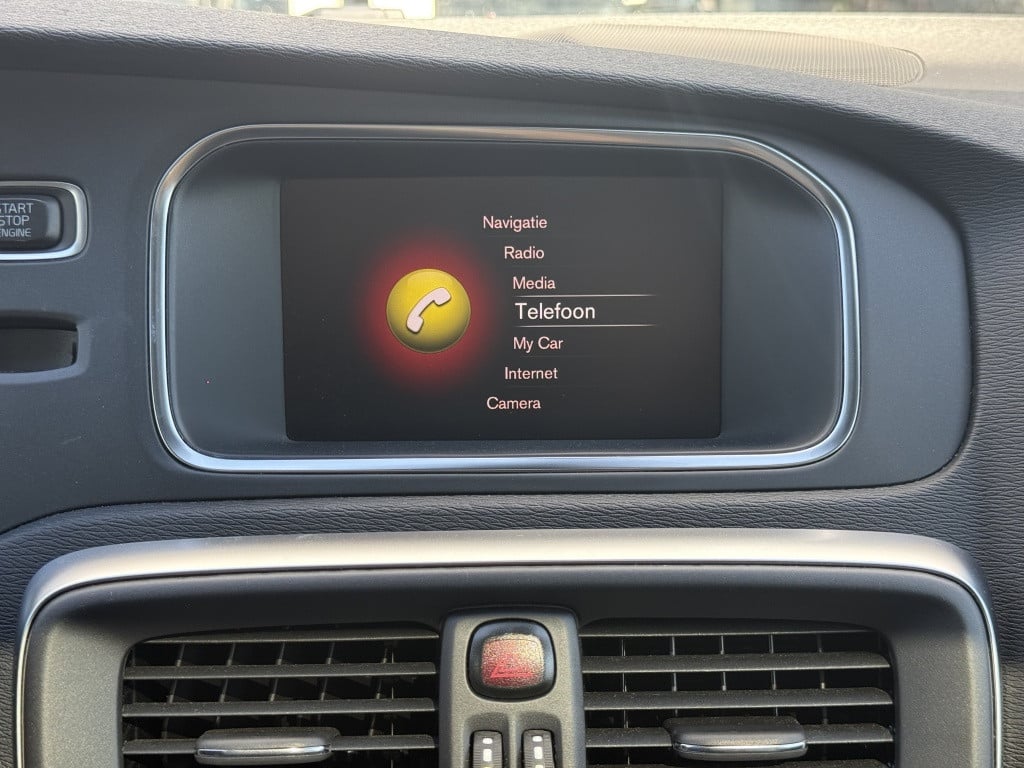 Volvo V40 t3 153pk aut6 polar+ sport| panodak| camera| h&k sound| keyless|
