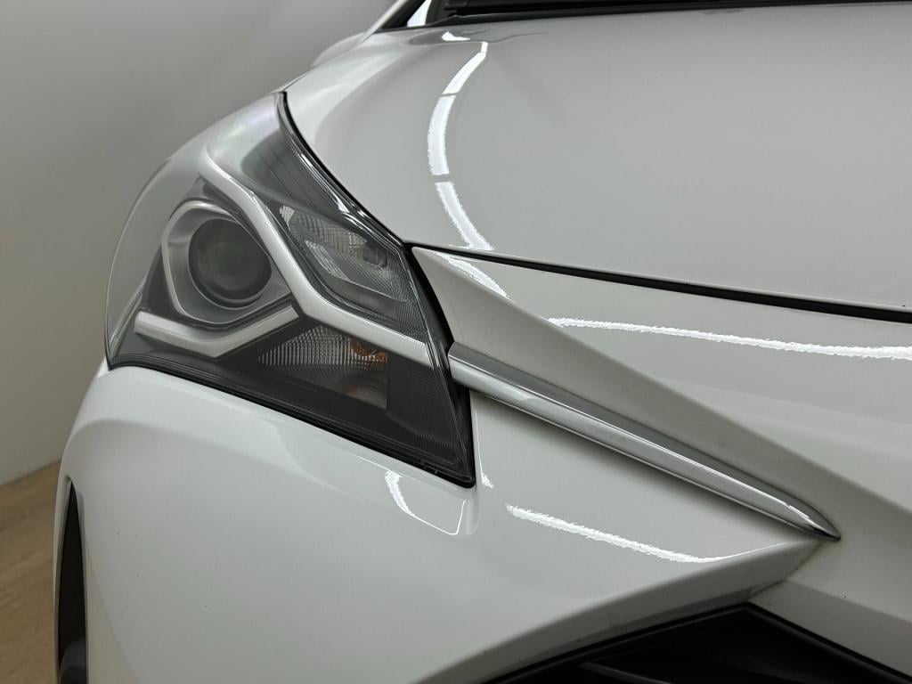 Toyota Yaris occasion 1.5 hybrid dynamic | wit | tweedehands toyota yaris |